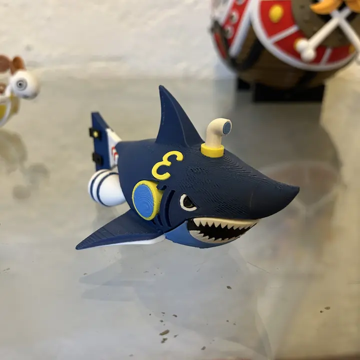 Submarino tiburón de One Piece impreso en 3D en azul